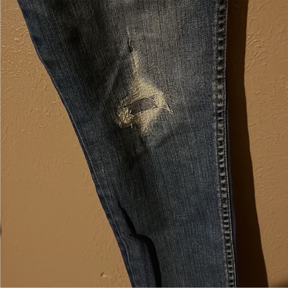 9" High-Rise Skinny Jeans Rip and Repair Edition - Picture 6 of 6